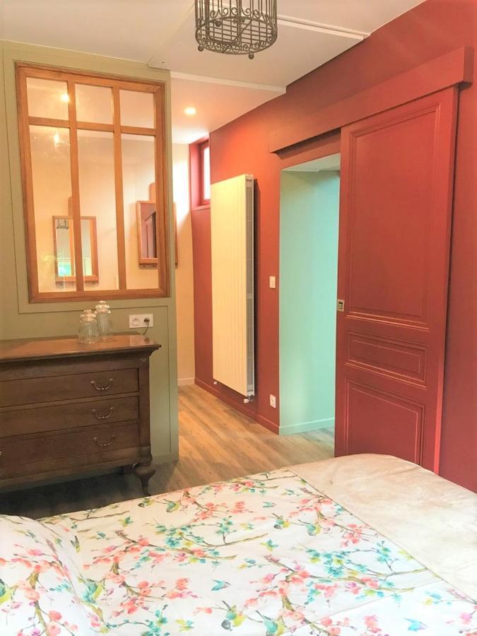 Une Odeur De Tilleul Montbrison Exterior foto